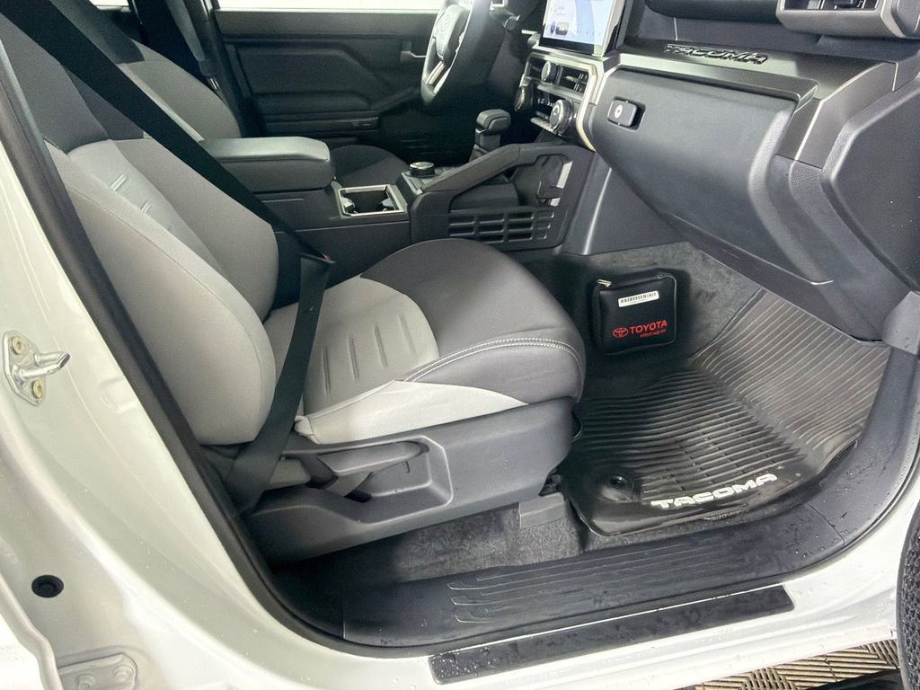 Used 2025 Toyota Tacoma TRD Sport RWD image 13
