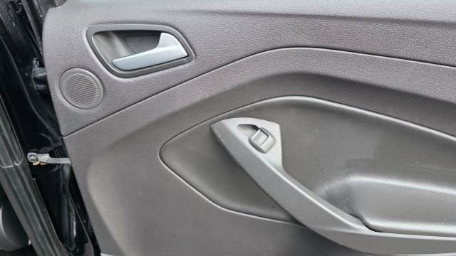 Used 2016 Ford Escape Titanium image 36