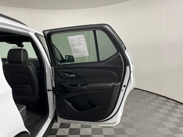 Used 2023 Chevrolet Traverse Premier w/ Redline Edition AWD/4WD image 43