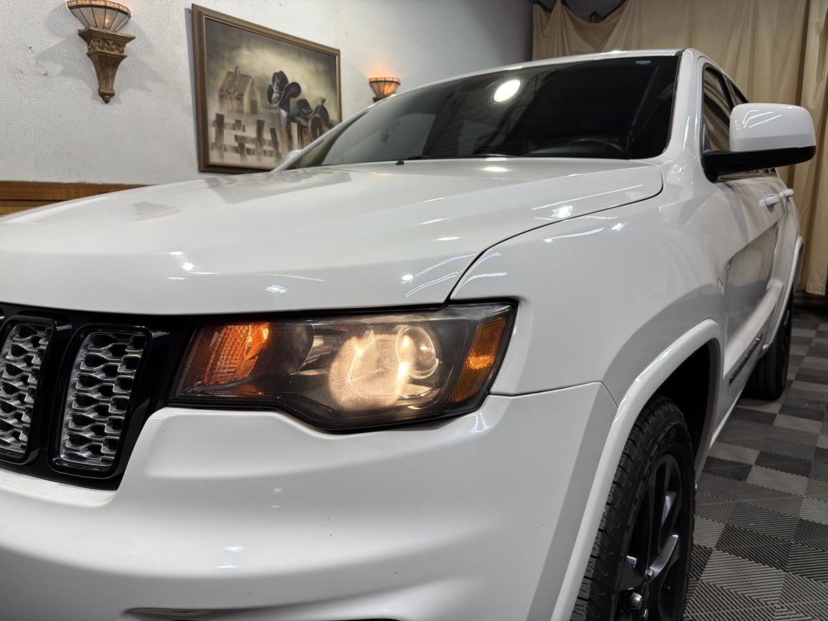 Used 2017 Jeep Grand Cherokee Altitude RWD image 8