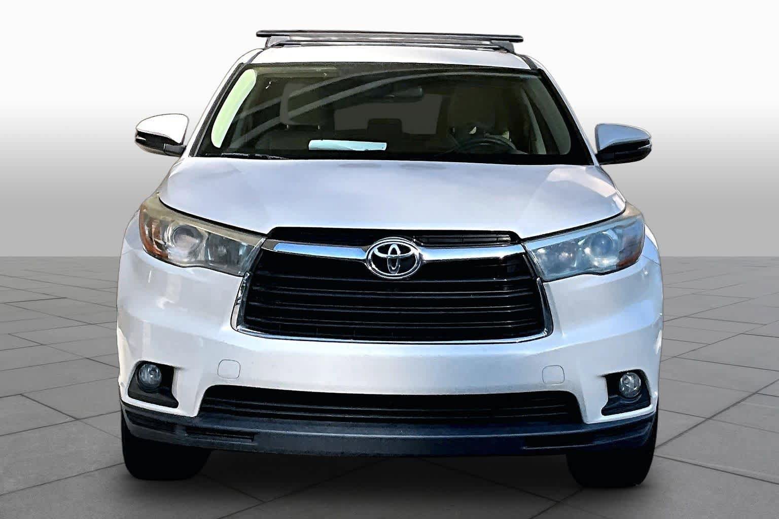 Used 2016 Toyota Highlander Plus FWD image 4