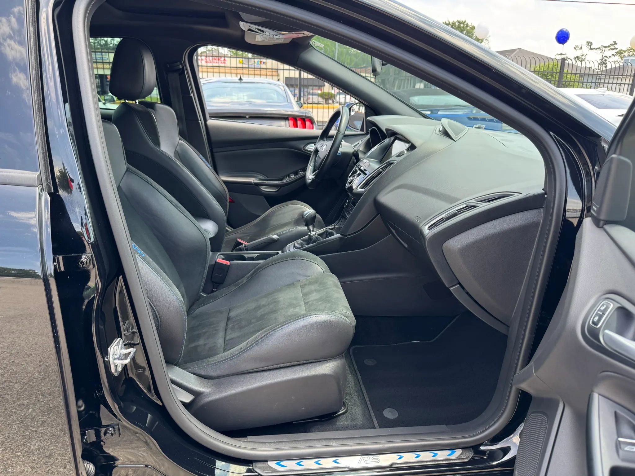 Used 2017 Ford Focus RS AWD/4WD image 20