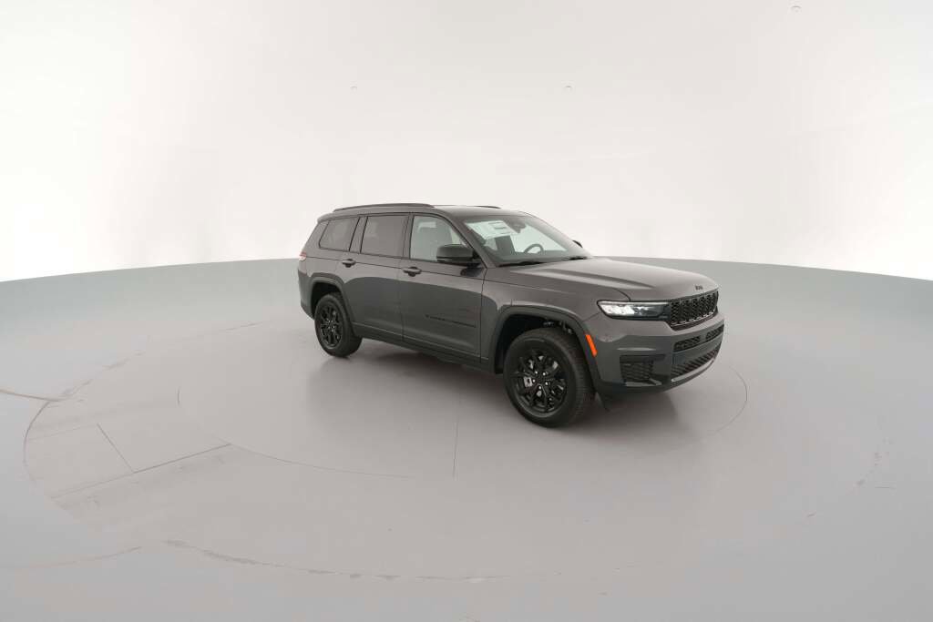New 2025 Jeep Grand Cherokee L Laredo image 16