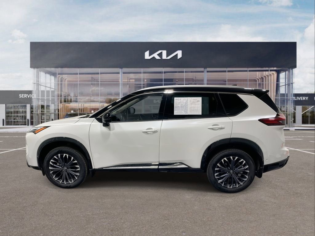 Used 2024 Nissan Rogue Platinum image 5