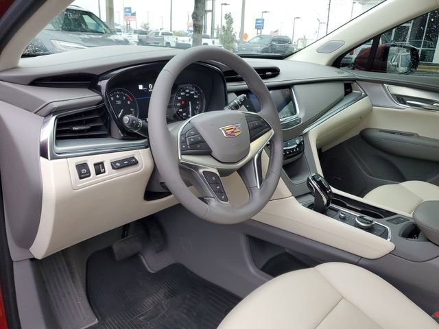 Used 2025 Cadillac XT5 Premium Luxury w/ Technology Package image 19