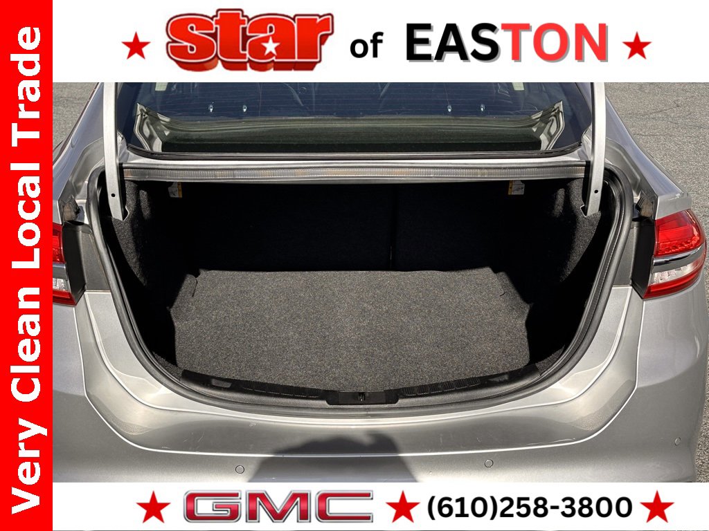 Used 2017 Ford Fusion SE w/ Equipment Group 201A image 30