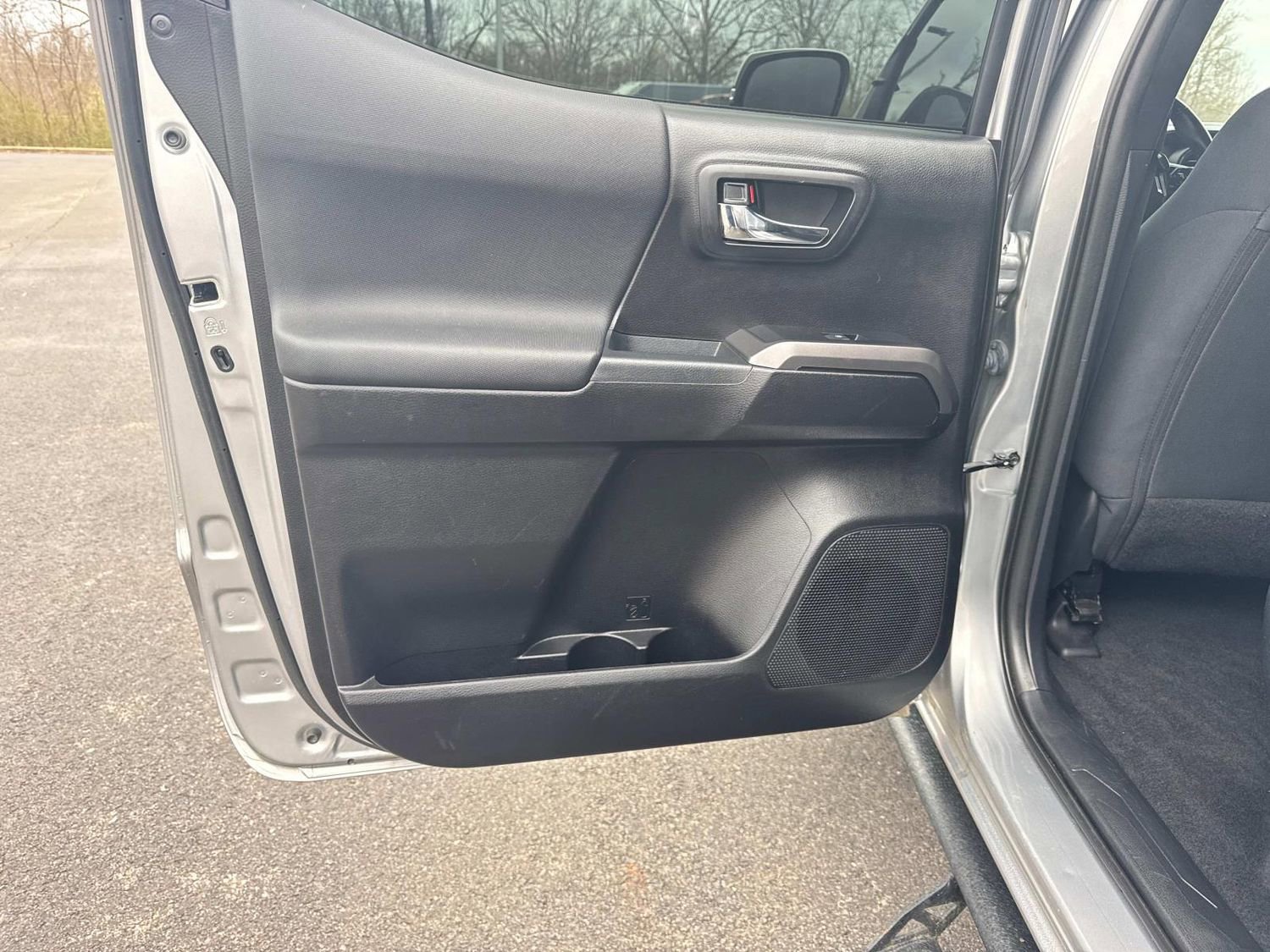 Used 2021 Toyota Tacoma TRD Off-Road w/ Technology Package image 14