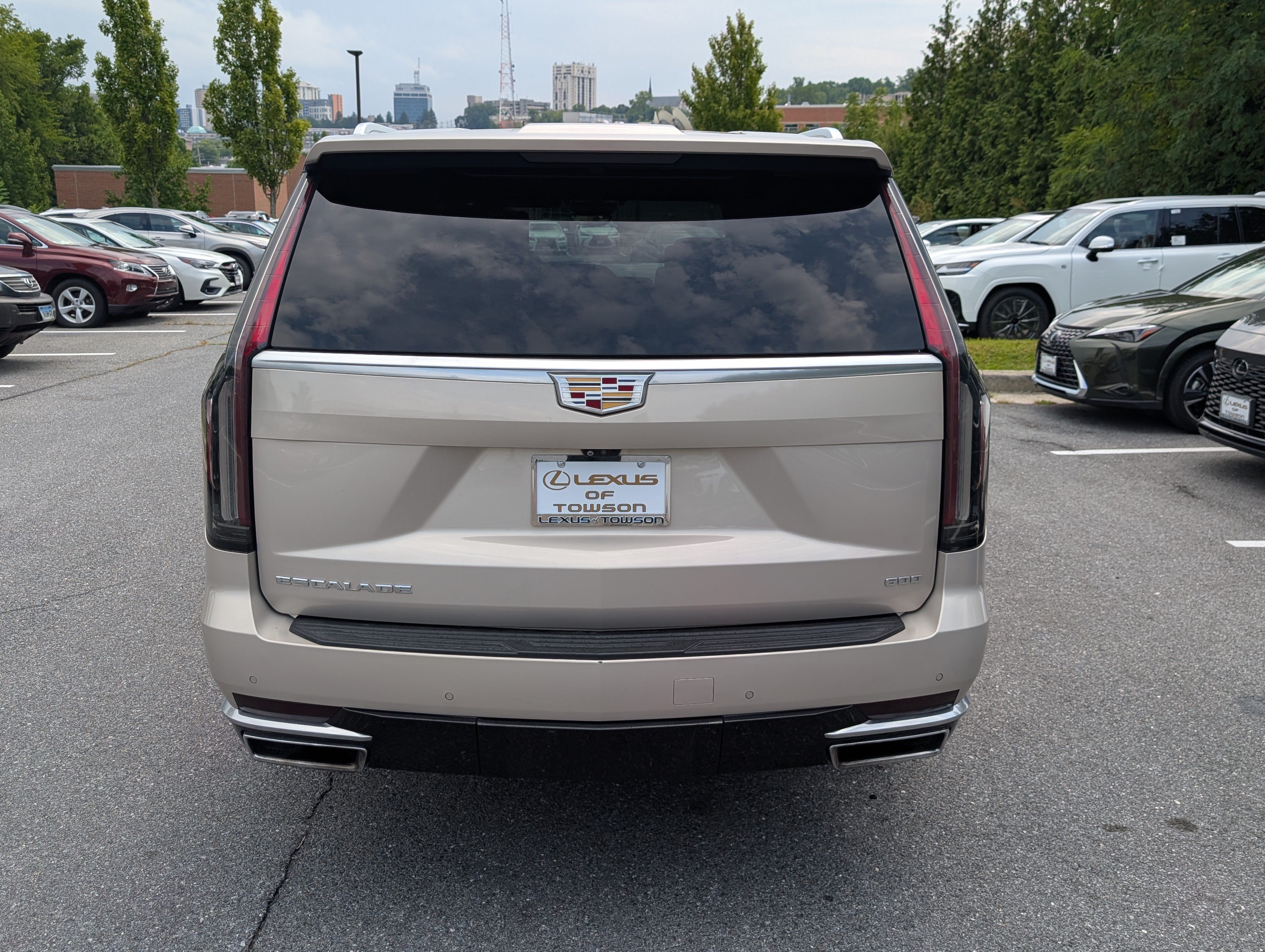 Used 2021 Cadillac Escalade ESV Premium Luxury Platinum AWD/4WD image 4