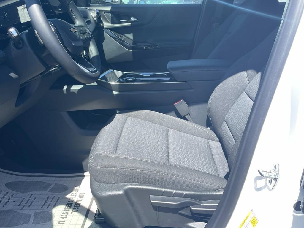 New 2026 Chevrolet Equinox LT image 16