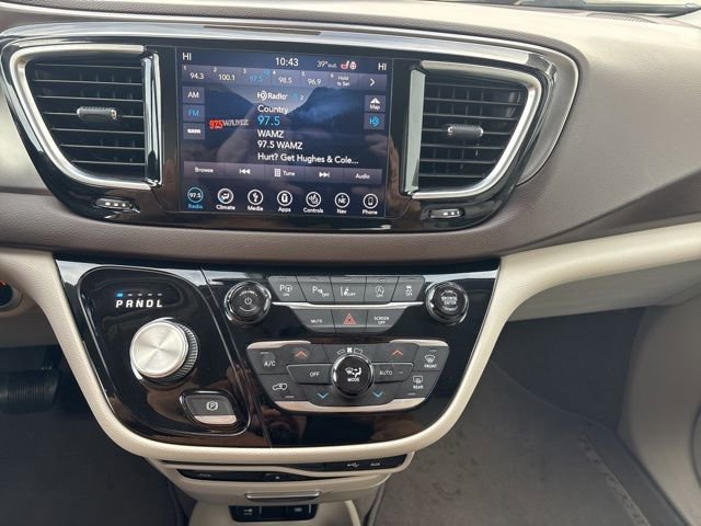 Used 2018 Chrysler Pacifica Touring-L Plus w/ Advanced Safetytec Group image 13