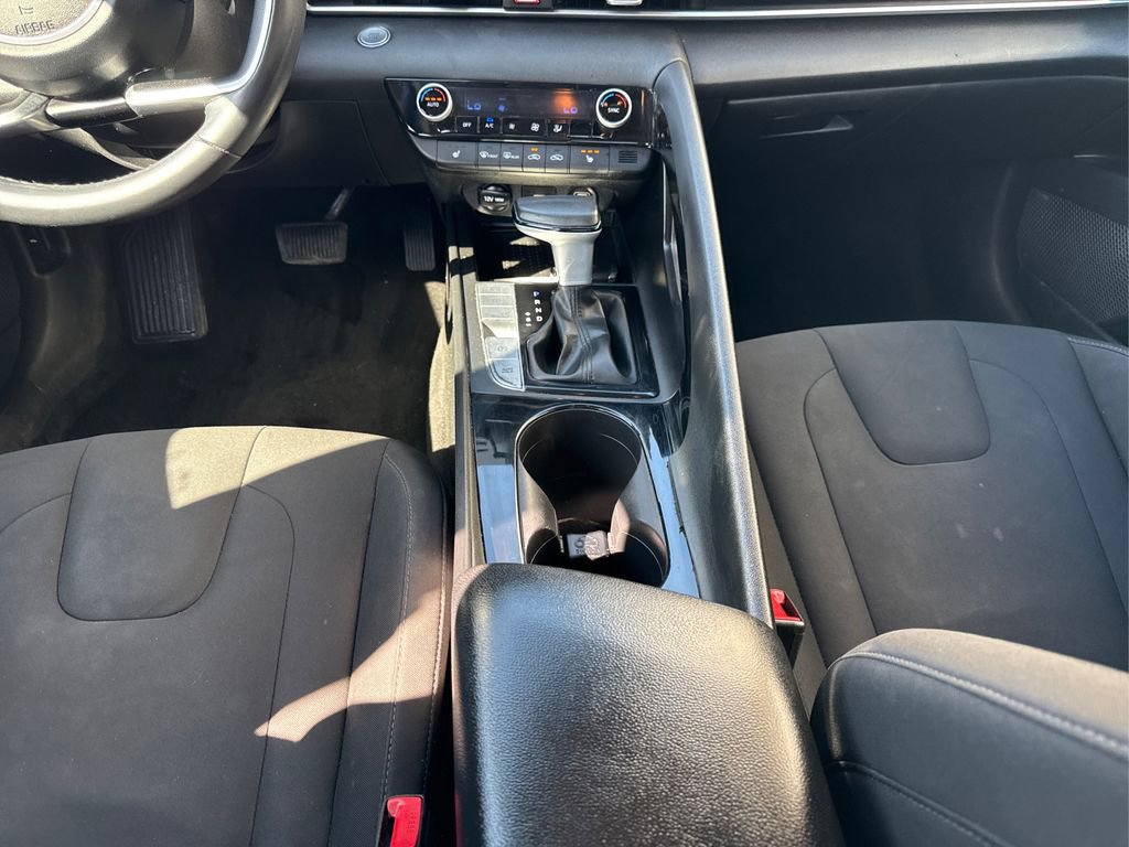 Used 2021 Hyundai Elantra SEL w/ Convenience + Premium Package image 19