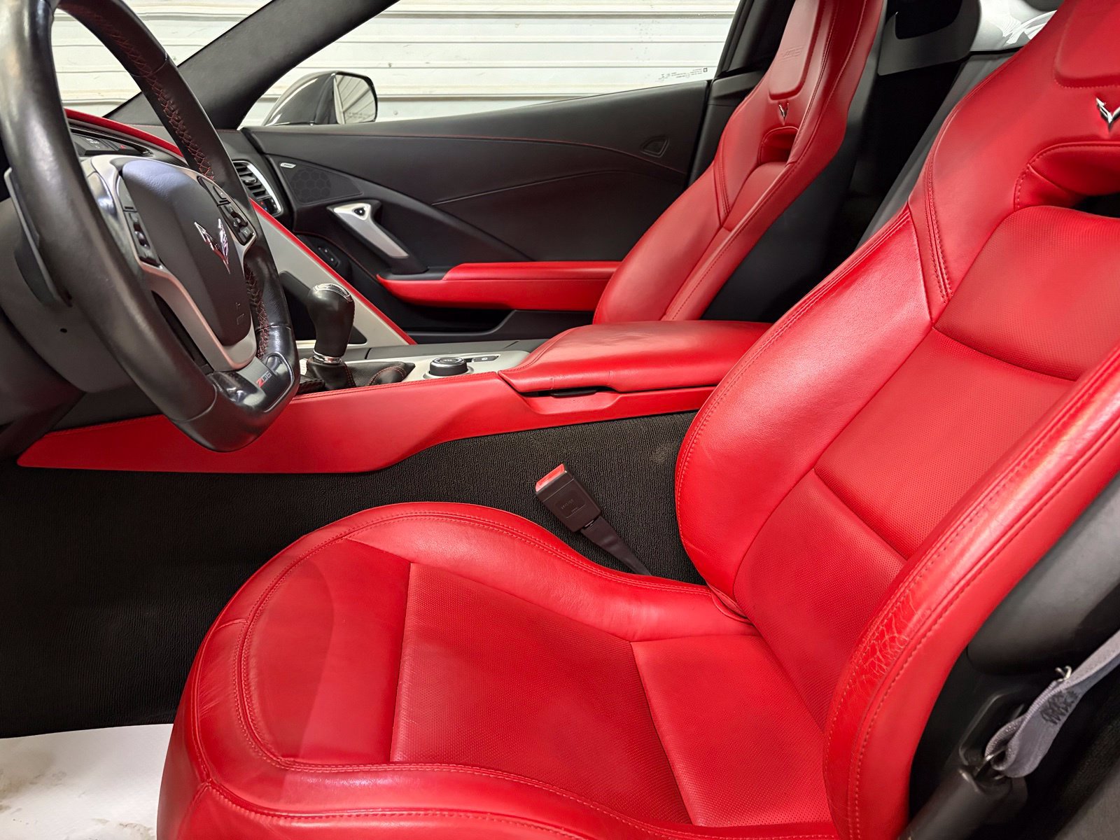Used 2015 Chevrolet Corvette Z06 w/ 3LZ Preferred Equipment Group RWD image 13