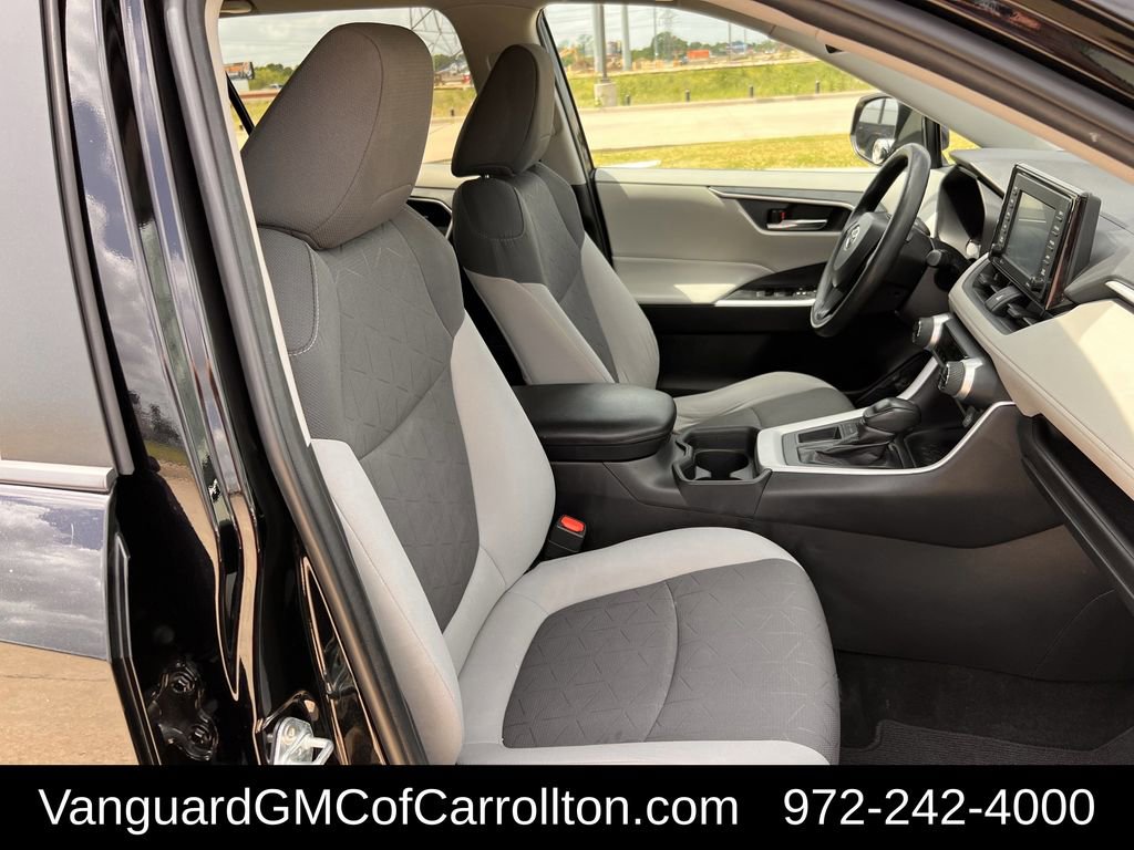 Used 2020 Toyota RAV4 XLE image 25