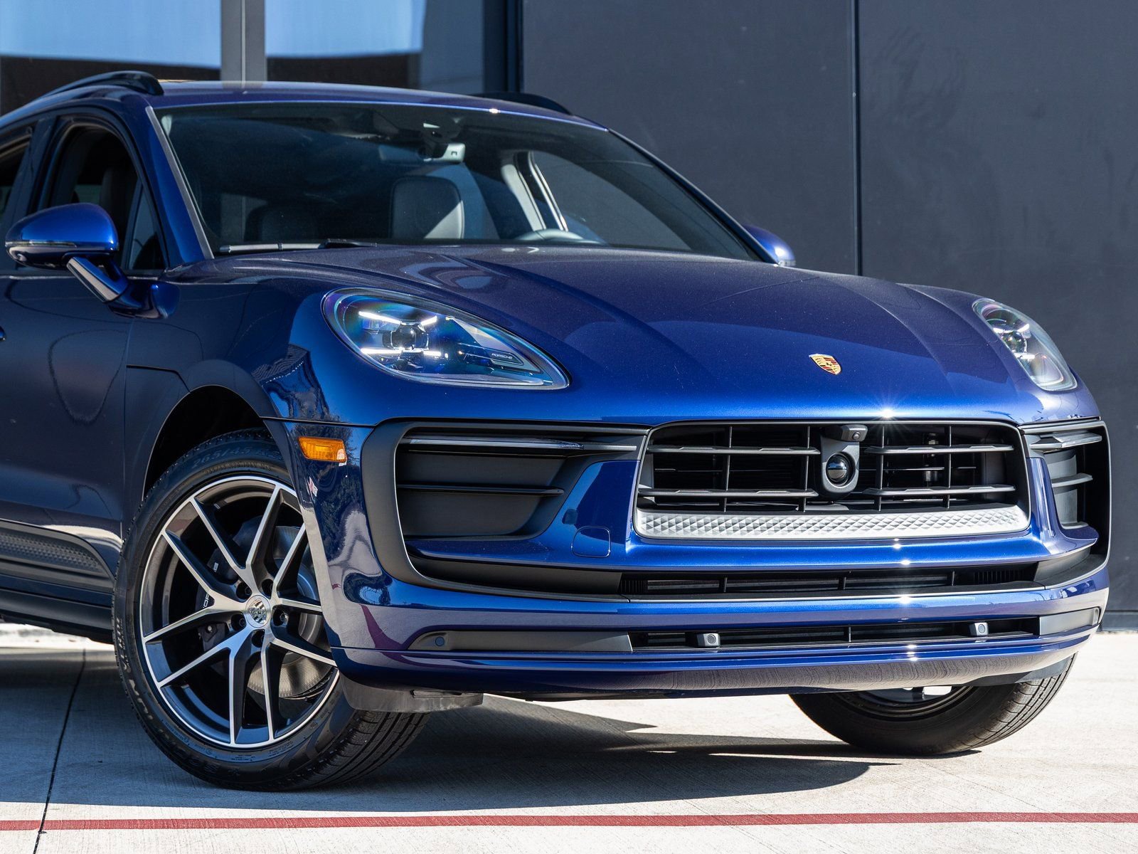 Certified 2026 Porsche Macan image 9