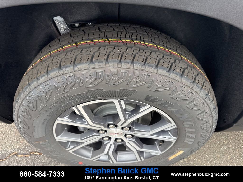 New 2026 GMC Acadia AT4 image 9