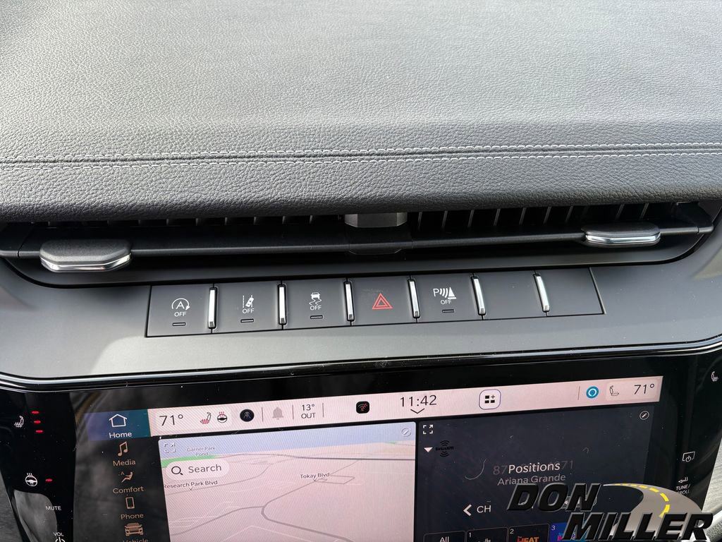 New 2026 Jeep Grand Cherokee Altitude image 17