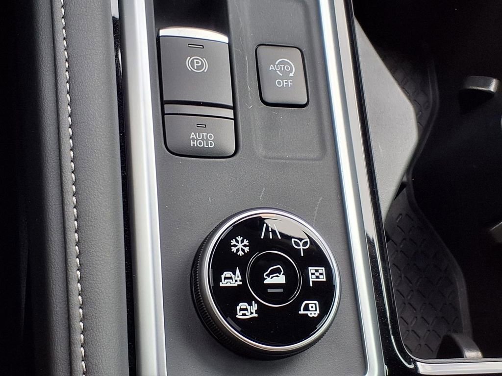 New 2026 Nissan Pathfinder SV w/ Cargo Package image 18