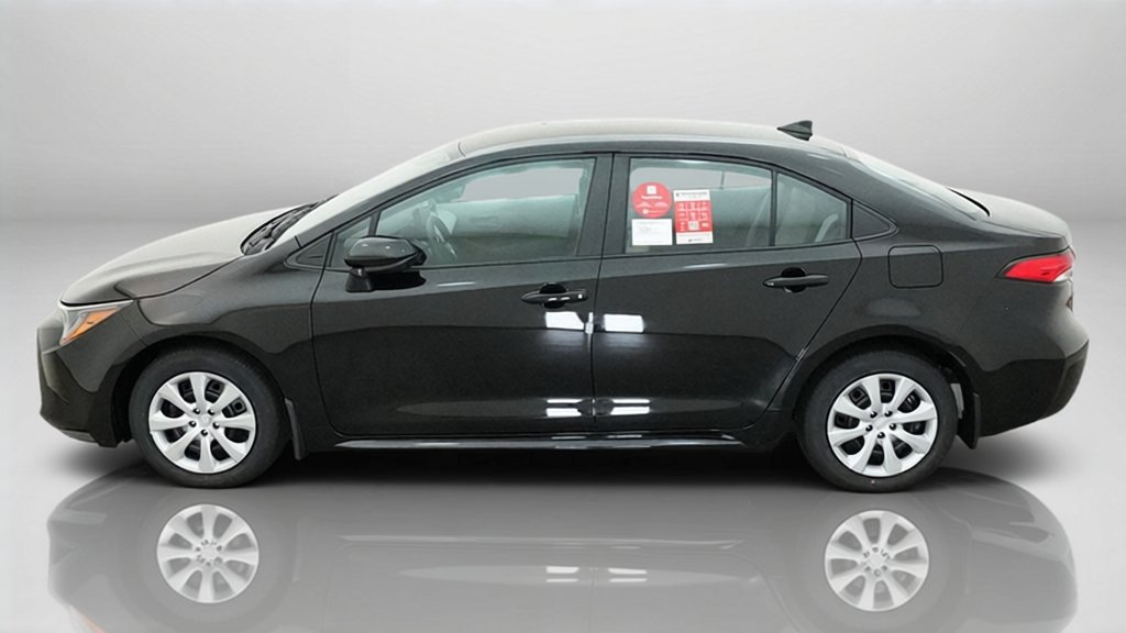 New 2027 Toyota Corolla LE FWD image 2