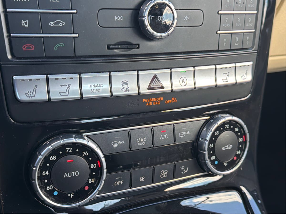 Used 2020 Mercedes-Benz SLC 300 w/ Premium Package image 16