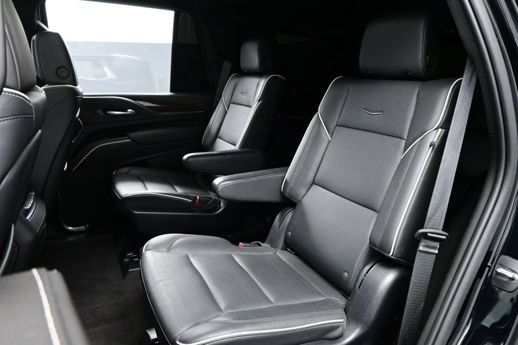 Used 2023 Cadillac Escalade Premium Luxury w/ Performance Package AWD/4WD image 28