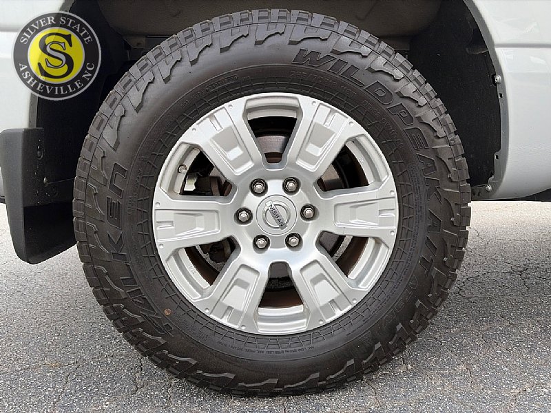 Used 2019 Nissan Titan SV w/ SV Convenience Package AWD/4WD image 9