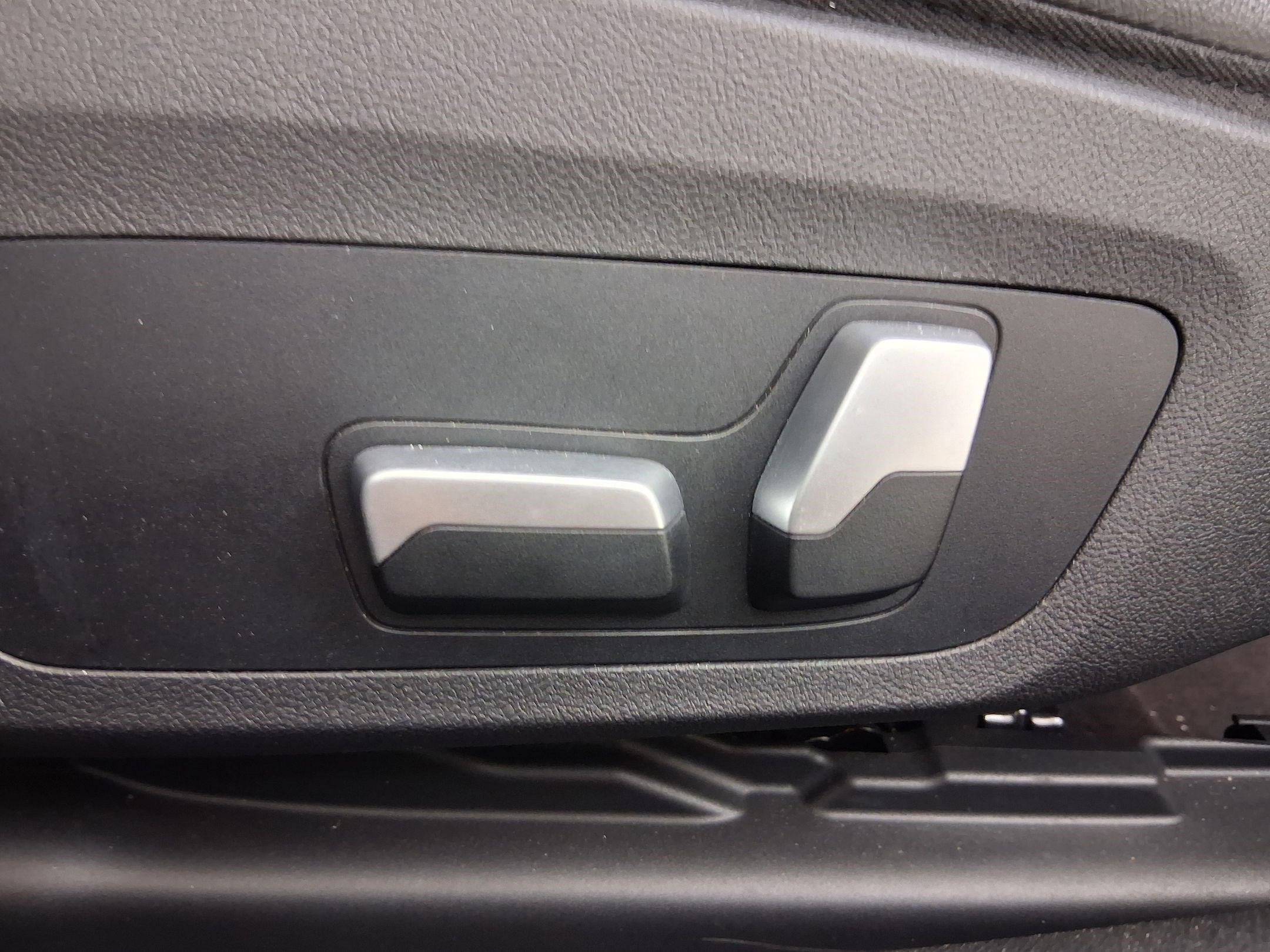 Used 2023 BMW 440i xDrive Convertible w/ Premium Package image 13