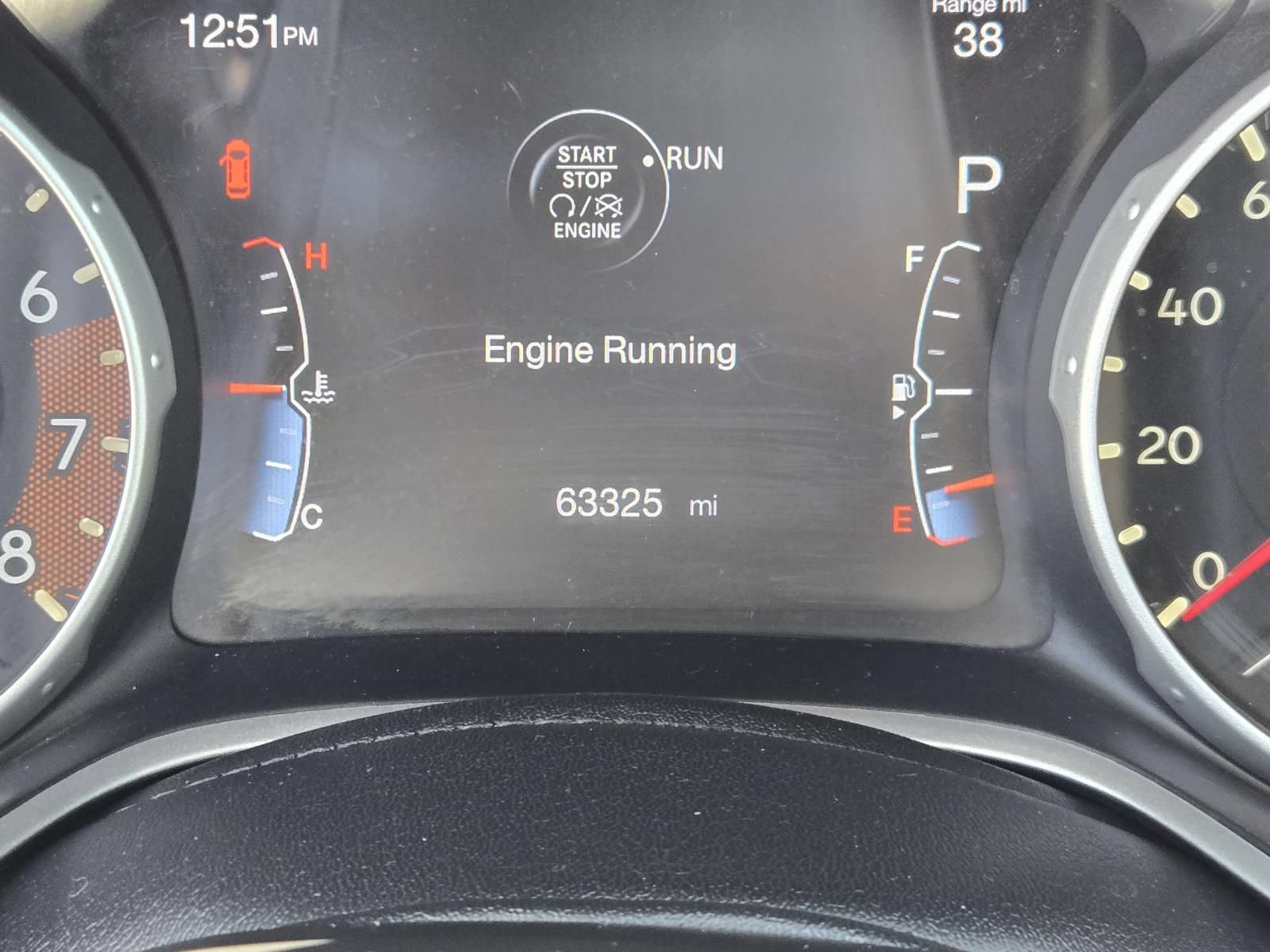 Used 2018 Jeep Compass Latitude w/ Popular Equipment Group FWD image 17