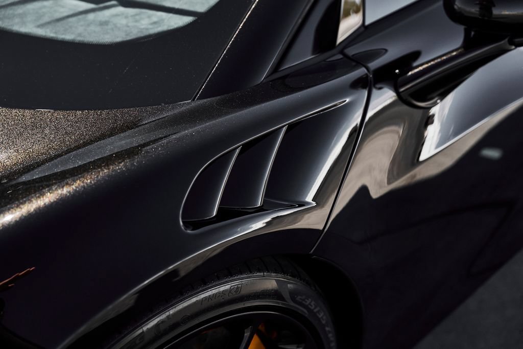 Used 2026 McLaren Artura RWD image 9