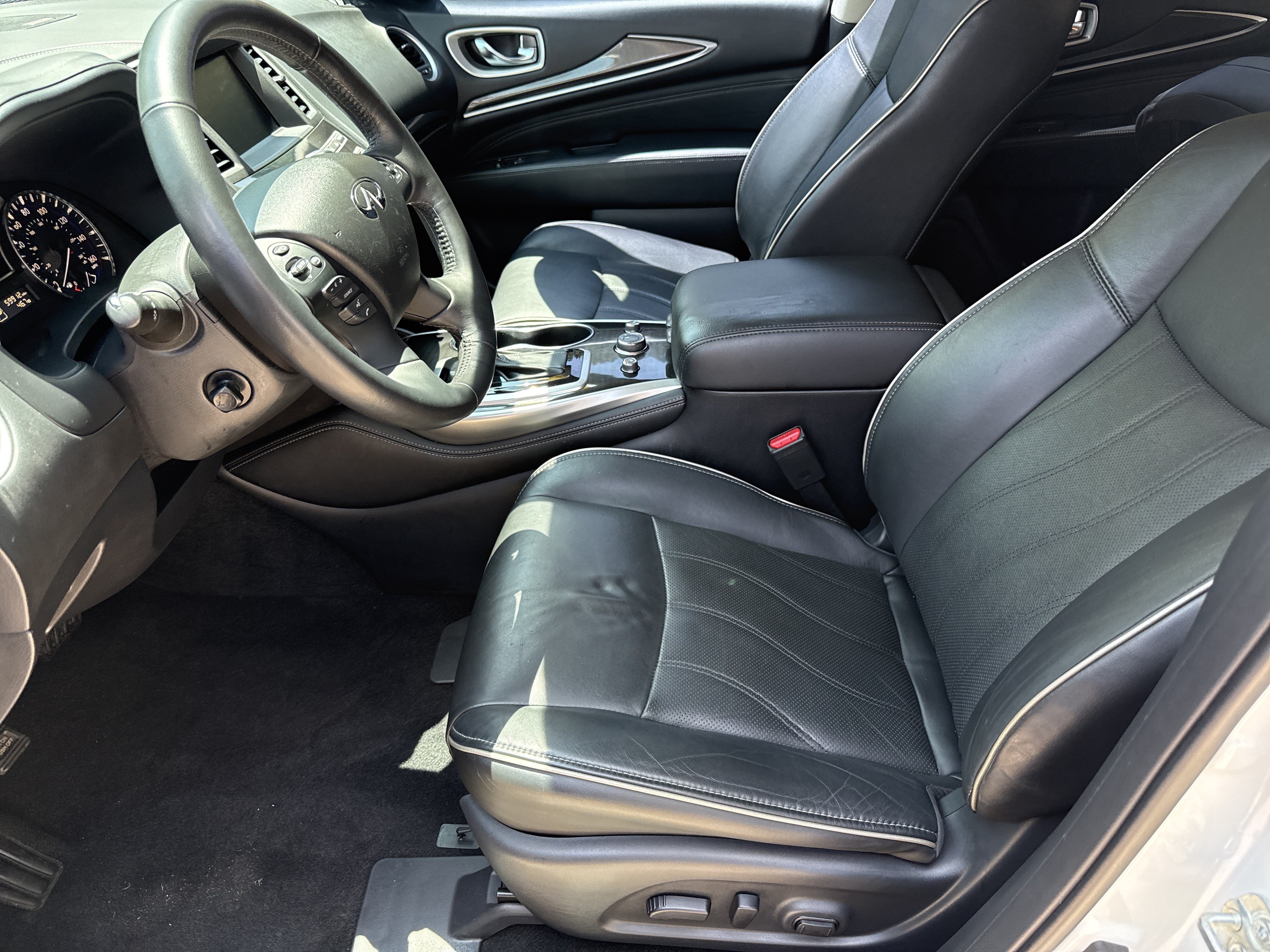 Used 2020 INFINITI QX60 Luxe w/ Essential Package FWD image 9