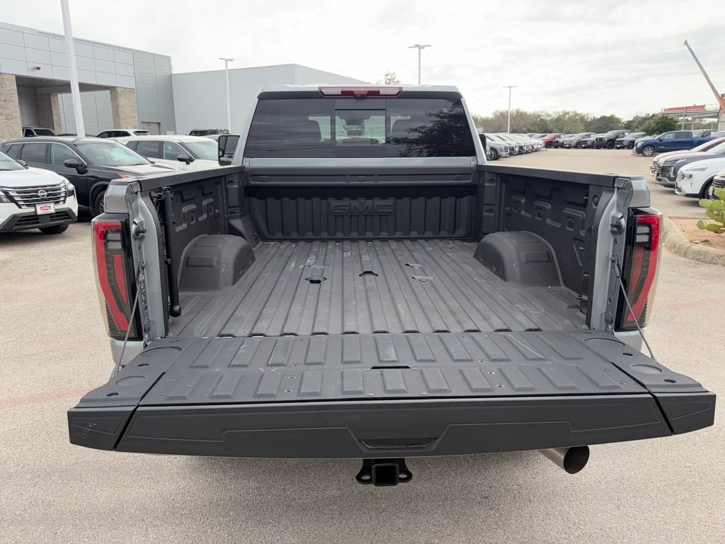 Used 2025 GMC Sierra 2500 AT4 w/ AT4 Premium Plus Package AWD/4WD image 30