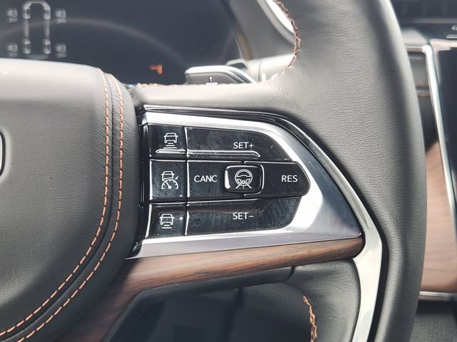 Used 2025 Jeep Grand Cherokee L Summit w/ Obsidian Package image 23