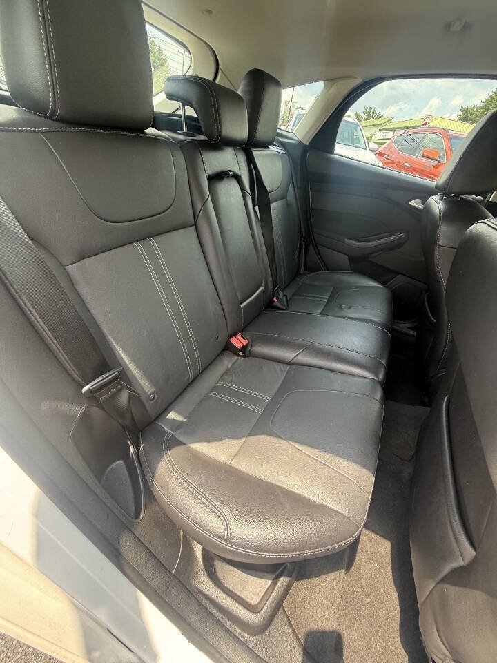 Used 2014 Ford Focus Titanium FWD image 16