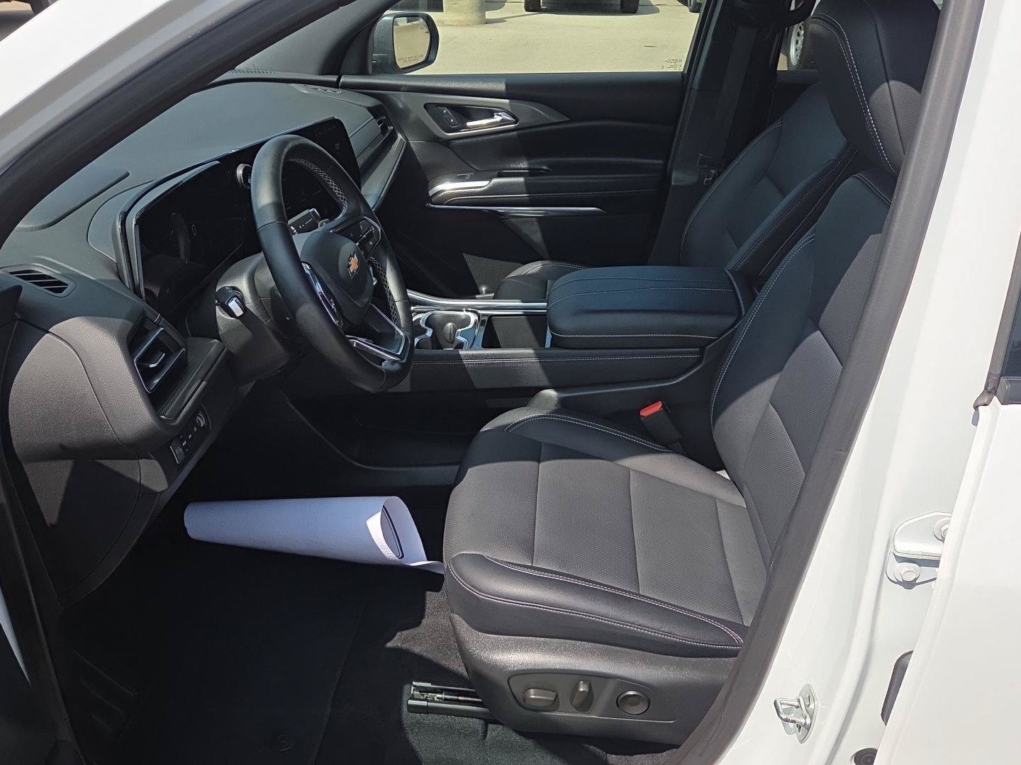 Used 2025 Chevrolet Traverse LT AWD/4WD image 18