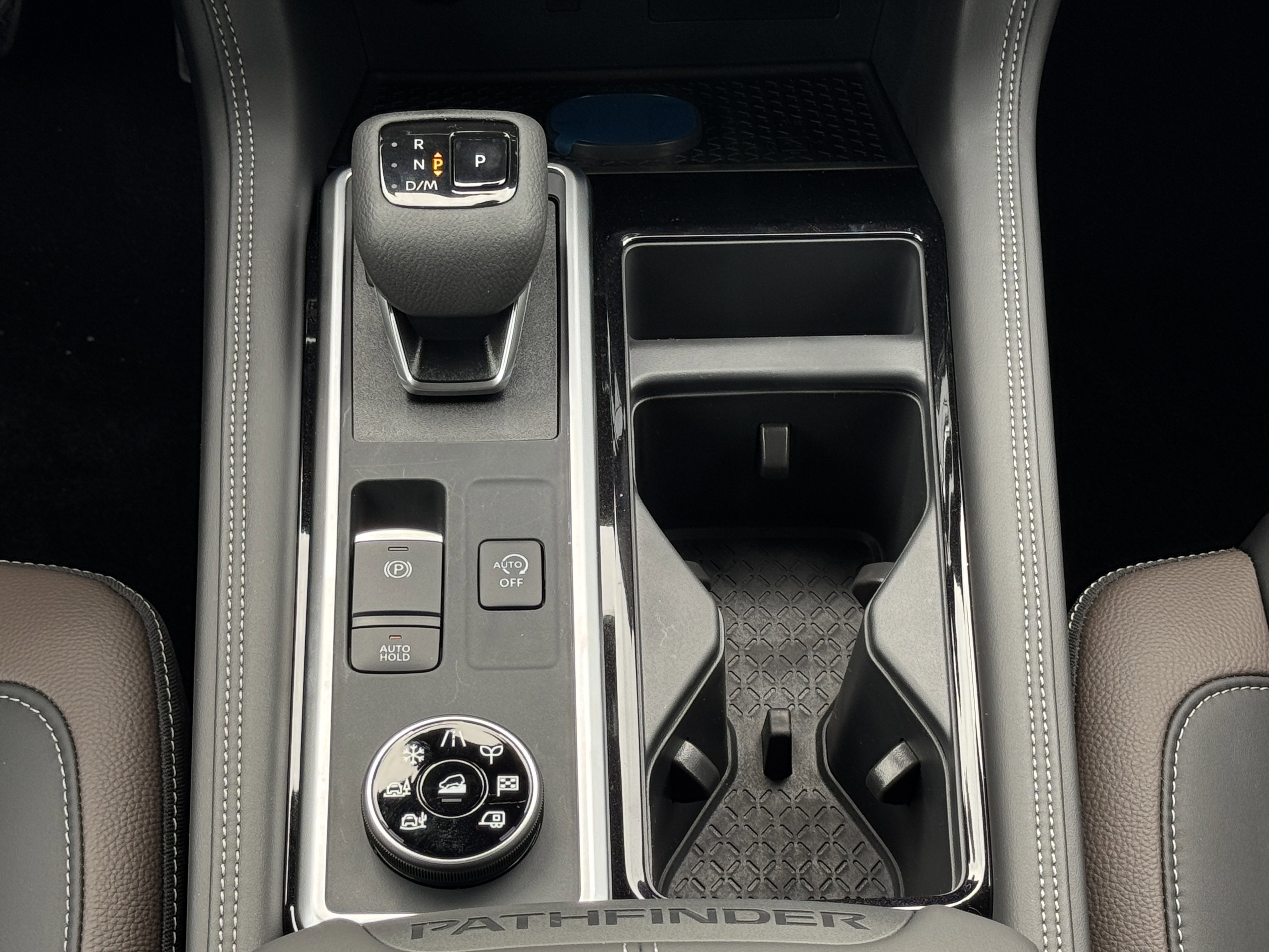 New 2026 Nissan Pathfinder Platinum image 16