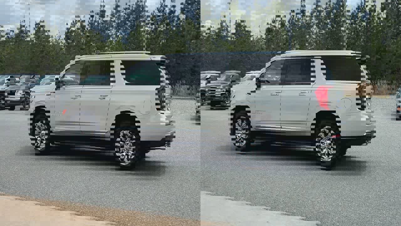 Used 2024 GMC Yukon XL Denali image 6