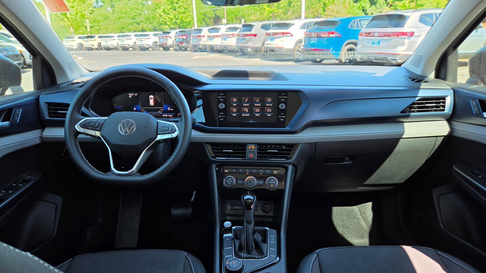 Used 2024 Volkswagen Taos SE AWD/4WD image 59