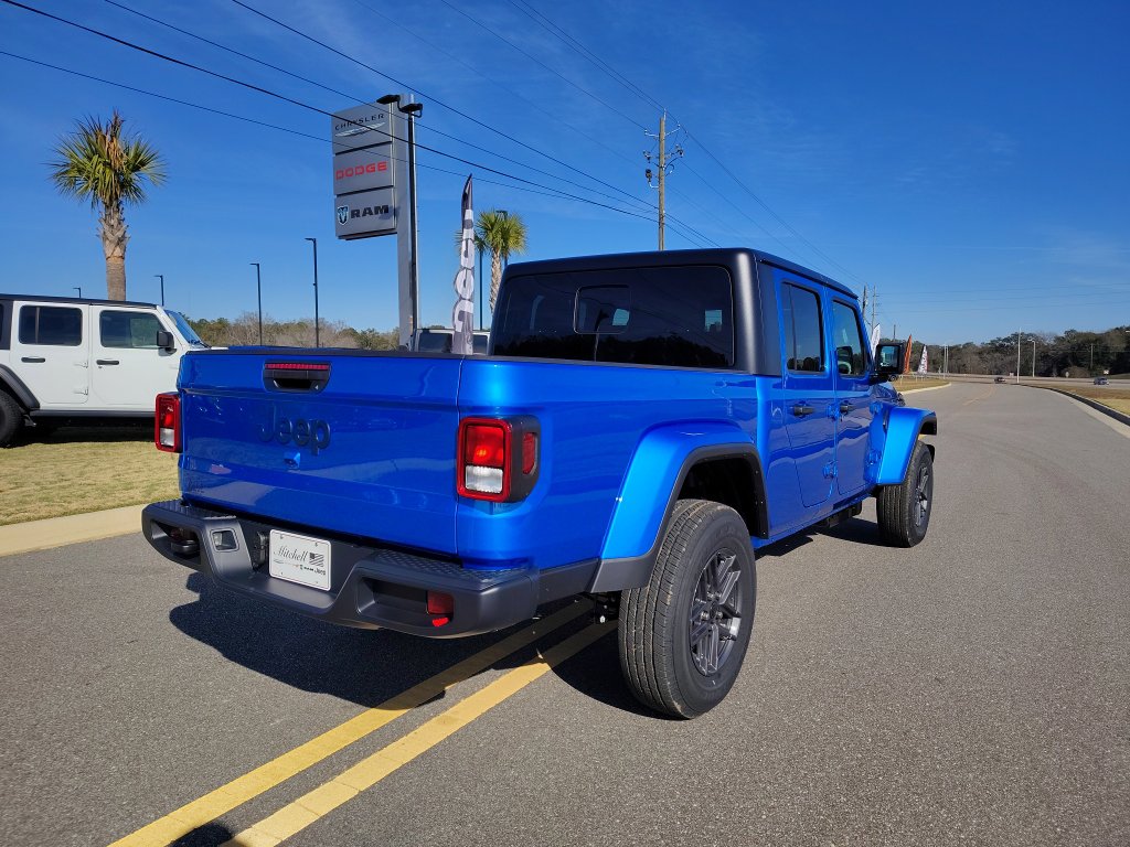 New 2026 Jeep Gladiator Sport AWD/4WD image 10