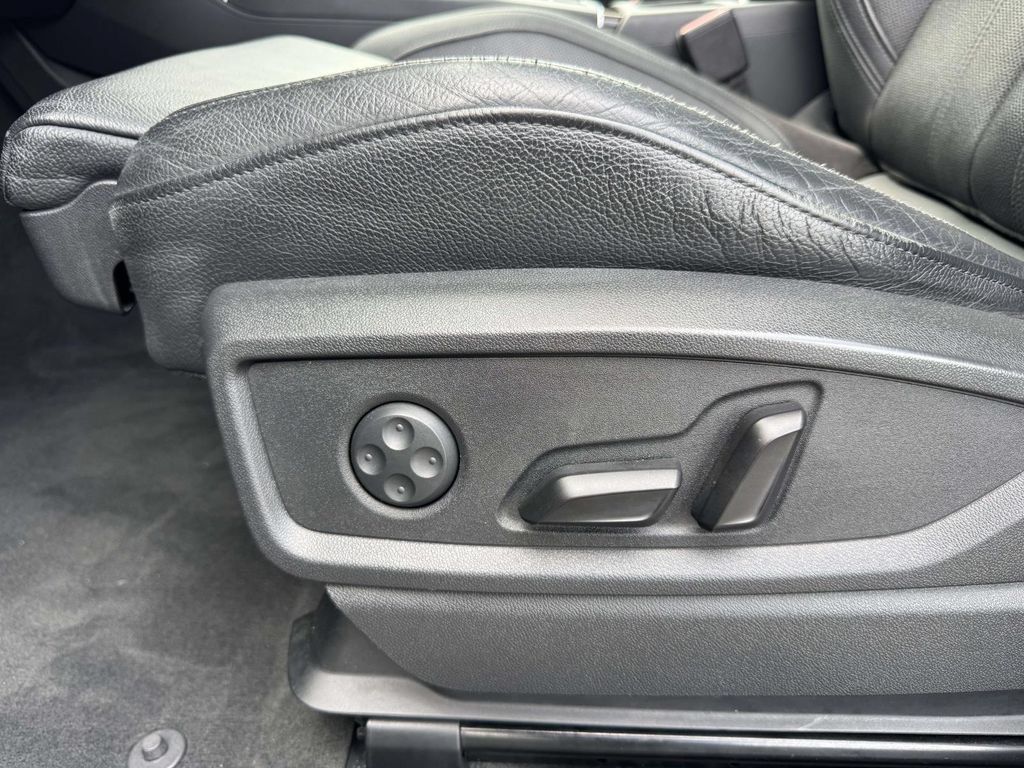 Used 2018 Audi Q5 2.0T Premium Plus w/ Premium Plus Package AWD/4WD image 18