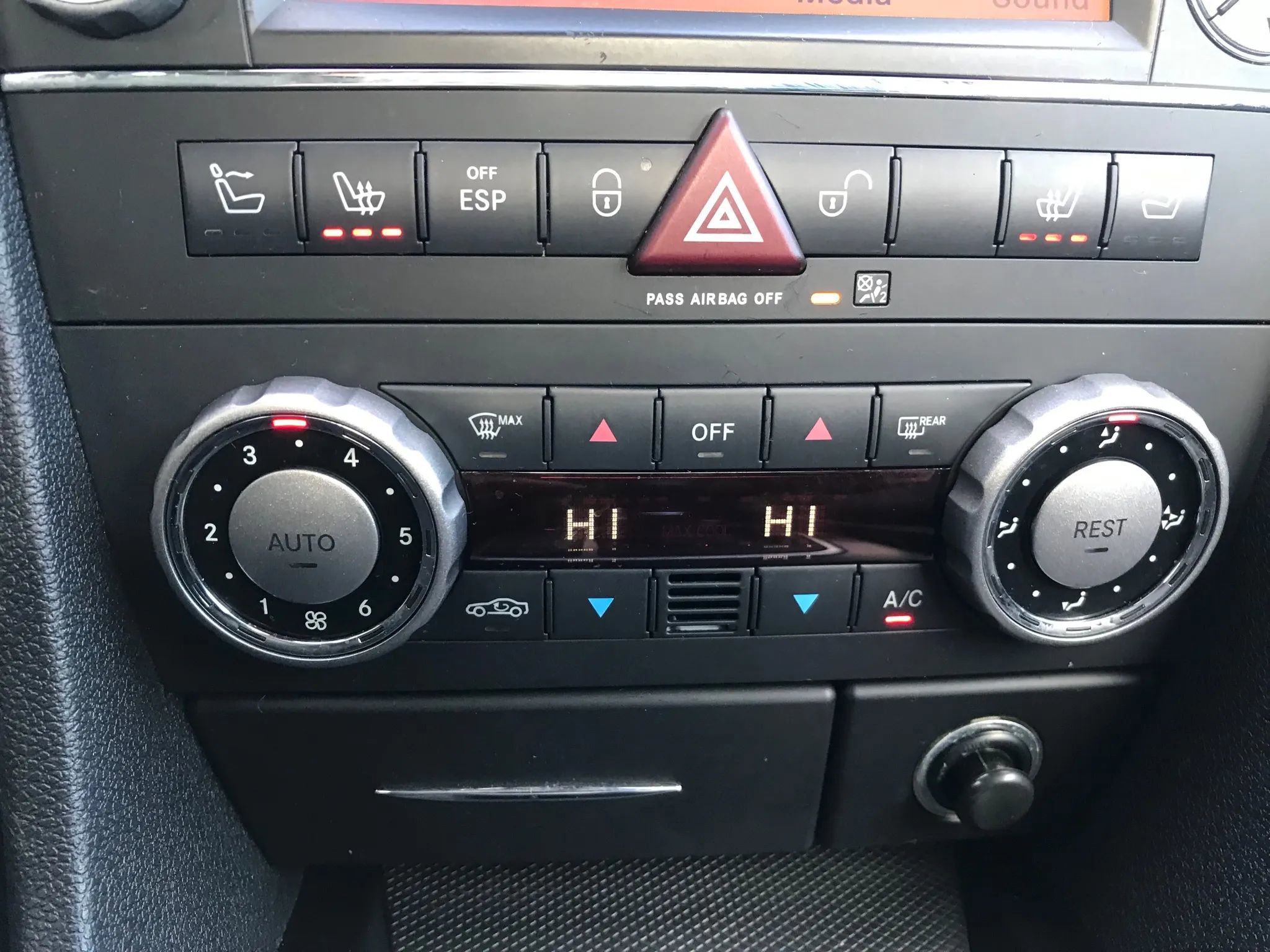 Used 2009 Mercedes-Benz SLK 350 image 27