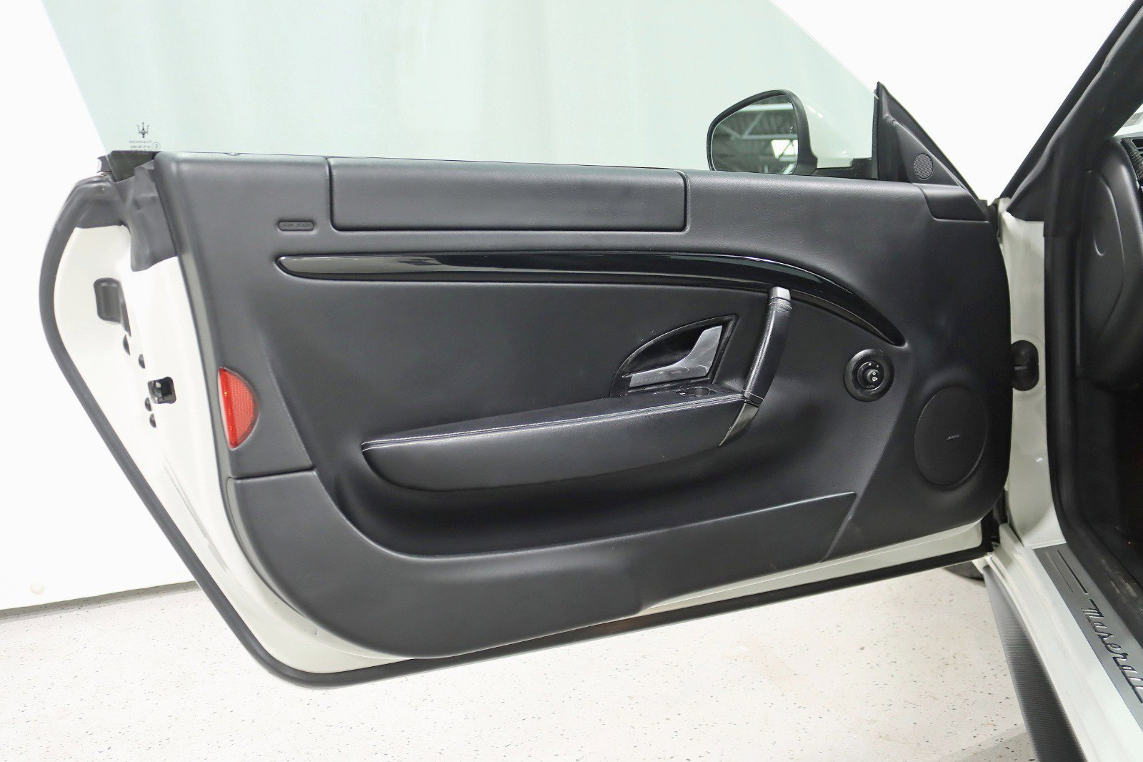 Used 2009 Maserati GranTurismo S image 32