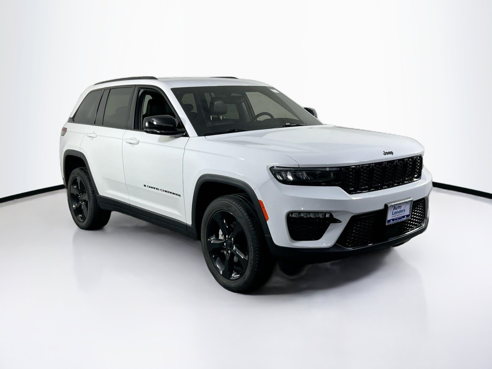 Used 2023 Jeep Grand Cherokee Limited w/ Black Appearance Package AWD/4WD image 3