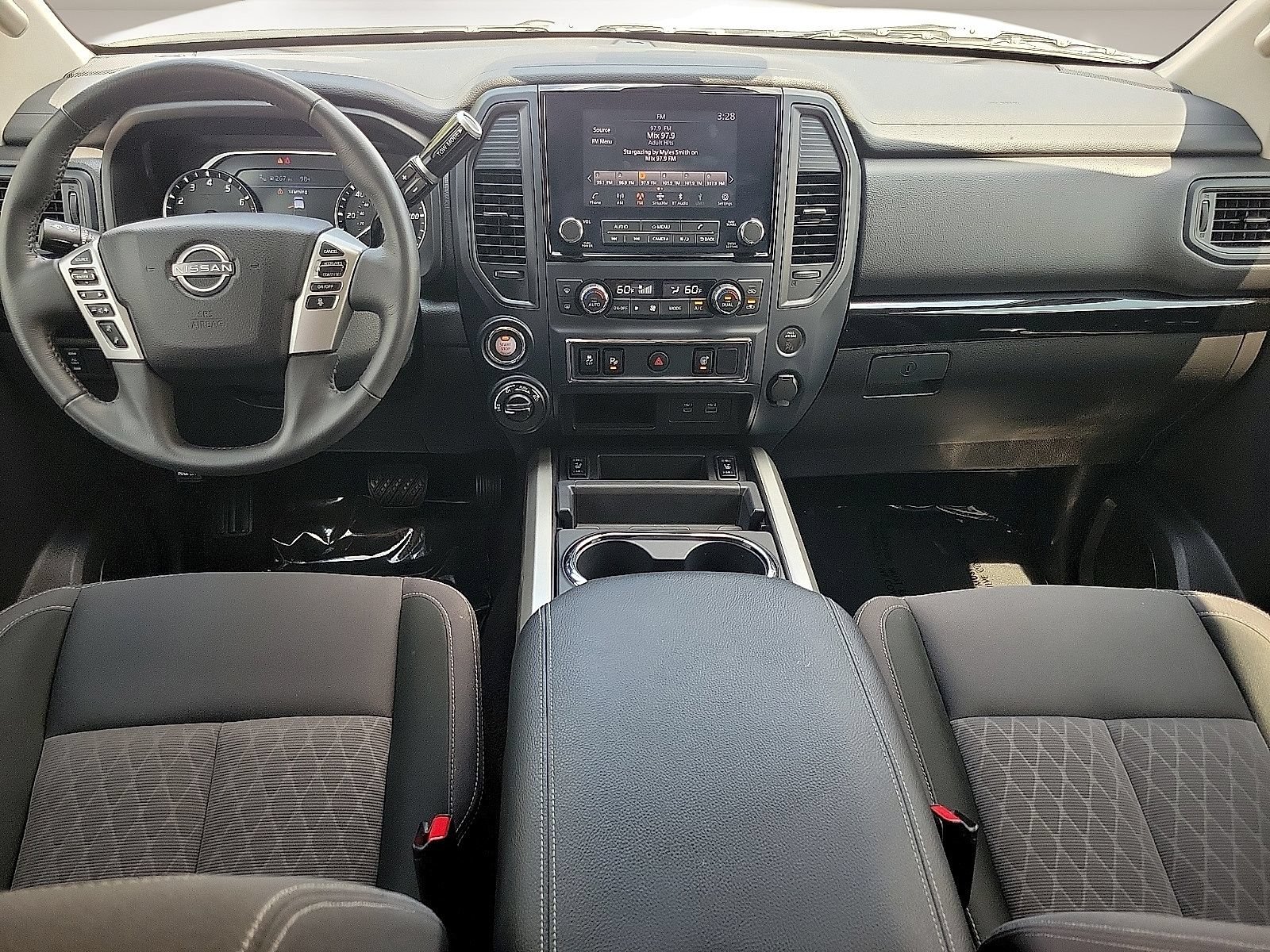 Used 2024 Nissan Titan SV w/ SV Convenience Package AWD/4WD image 8