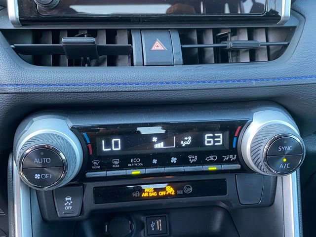 Used 2024 Toyota RAV4 SE image 23