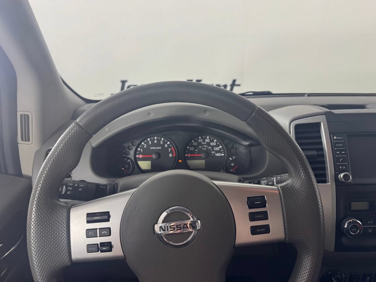 Used 2021 Nissan Frontier SV w/ Midnight Edition Floor Mats AWD/4WD image 14