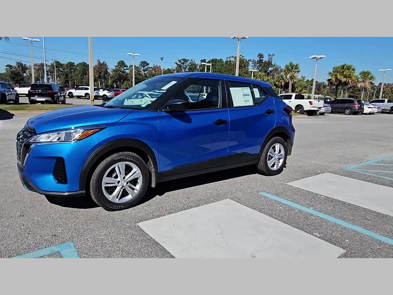 New 2025 Nissan Kicks Play S image 22