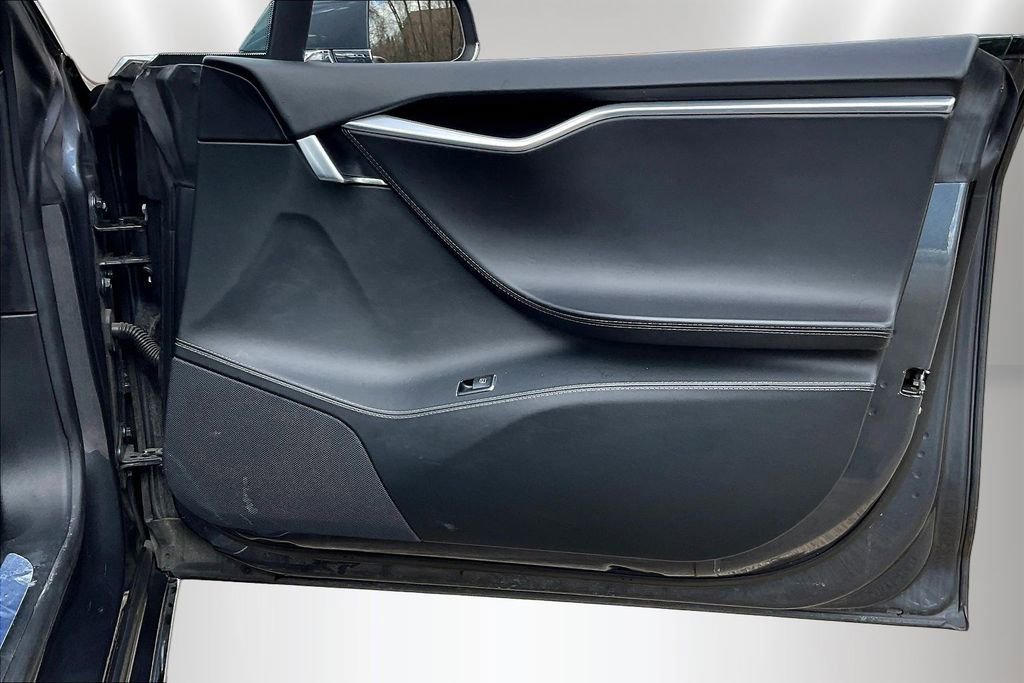 Used 2016 Tesla Model S 60 image 28