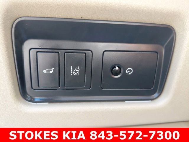 Used 2017 Land Rover Discovery Sport HSE AWD/4WD image 18