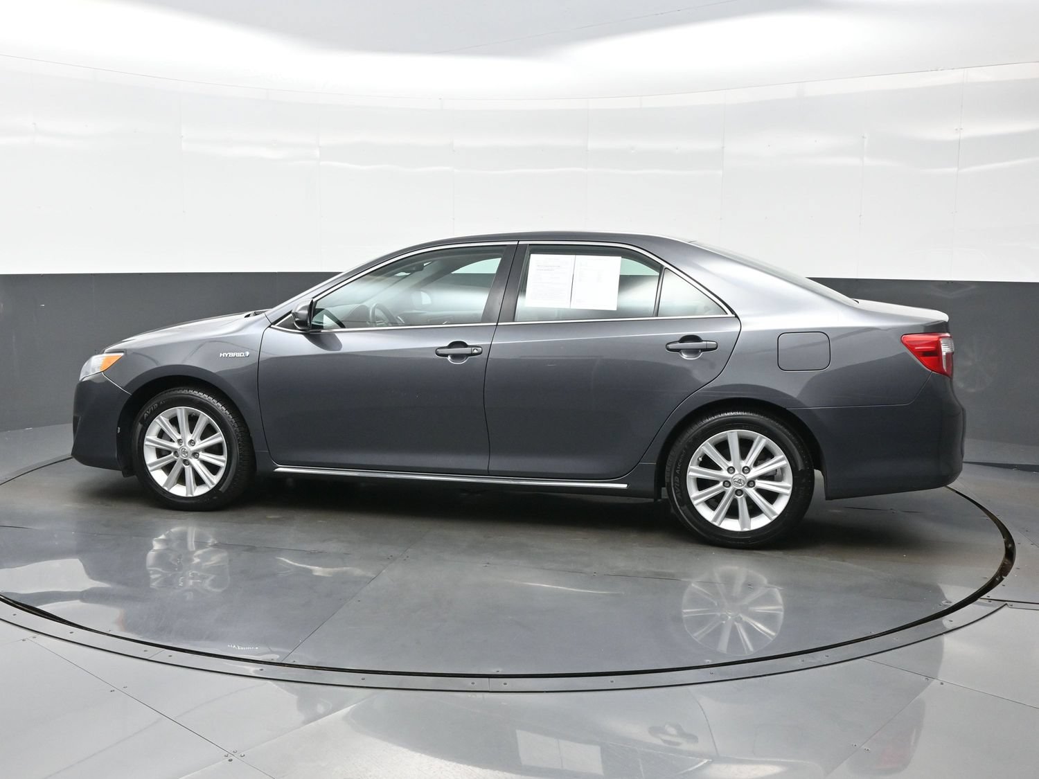 Used 2012 Toyota Camry XLE FWD image 3
