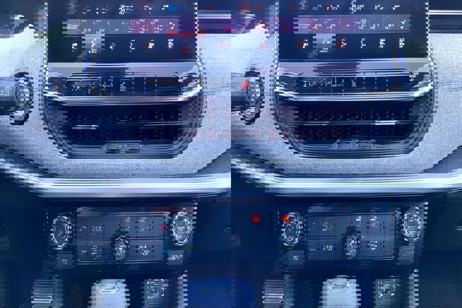 Used 2023 Jeep Compass Sport image 29