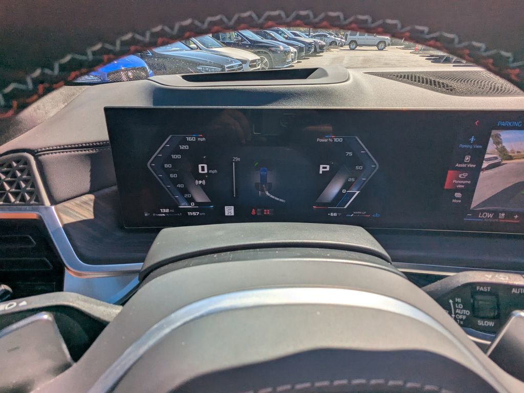 Used 2025 BMW X7 M60i w/ Executive Package image 15